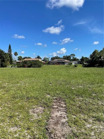 Build your dream home on this property. AMAZING GOLF COURSE LOCATION! Located in the highly desirable deed-restricted community of Rotonda West. With world-class amenities such as golfing, fishing, tennis, and hiking to name a few, you will always ha...