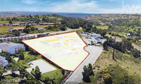Plot of land with 5,940 m² with an architectural project in the approval phase for the construction of 3 single-storey detached houses, each with a swimming pool and 300 m² of Gross Construction Area (ABC). This land is located in Barcarena/Oeiras lo...