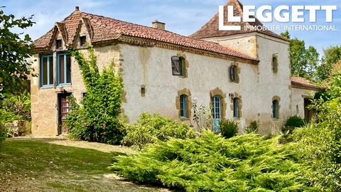 A23511JOM32 - This exceptional property dates back to 16th-17th century. It is comprised of a manor house (290m2), a pigeonnier (169m2) converted into a guest house/gîte and a vast stone outbuilding. It sits in an elevated position on 5.48 hectares o...