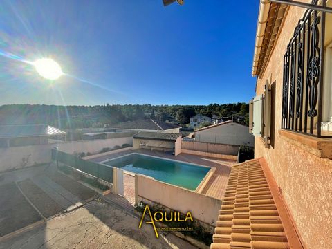 Very quiet area, in a private cul-de-sac. House of about 160 m2 plus partly converted attic. A refresh to be expected. The exterior is well laid out in several areas: swimming pool, vegetable garden, parking and garage access. A totally independent a...