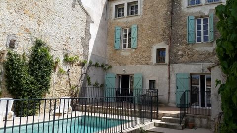 Village with all shops, cafe, restaurants and school, 20 minutes from Beziers, 25 minutes from the coast and Pezenas. Stunning bourgeoise and character home, offering 235 m2 of living space including an insulated attic of 85 m2 and a courtyard of 120...