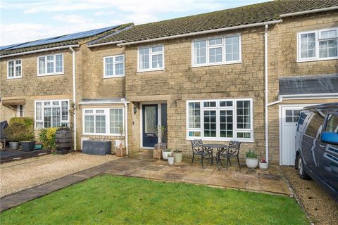 Positioned in the centre of Marshfield, a sought-after South Gloucestershire village with excellent amenities and links to Bath, Bristol, and the M4 motorway, is this modernised four-bedroom terraced home laid out over two floors. With easily accessi...