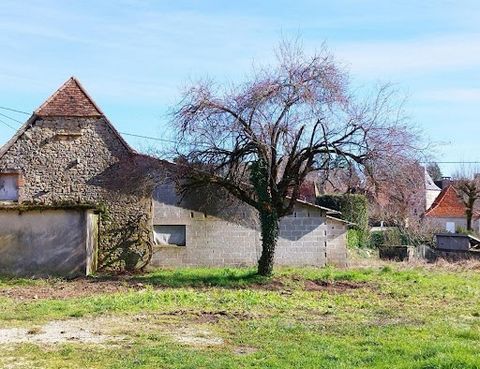 En EXCLUSIVITE, Je vous propose cette grange située au centre d'un hameau paisible du Périgord Noir, mais proche des commodités à 10KM de Terrasson-Lavilledieu et non loin de l'accès autoroutier A89, pour un budget de 45 990 euros (Honoraires charge ...