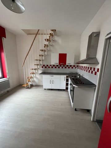 House located in a quiet area including living room with kitchen, bathroom with toilet. Upstairs: 2 bedrooms. Ideal for first time purchase or rental investment!   More information can be found on our website www; actimmocalais.fr or by contacting Cé...
