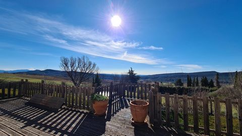 In Haute Provence. Forcalquier hinterland. In the village of Cruis, magnificent property of approximately 210m² of living space on a plot of 2903m² enjoying a panoramic view of the mountains and the surrounding countryside. You enter the house throug...