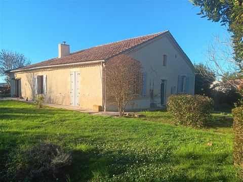Lovely village house in very good condition just 7 mins to Fleurance and 15 mins to Lectoure. The house is a typical old Gersoise farmhouse with a wide welcoming hall, and rooms to each side, and is packed full of character and original features. To ...