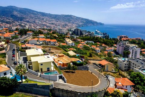 Located in Funchal. Are you looking for a villa that gives you tranquility, comfort and quality of life? But at the same time it's modern, spacious and with stunning views? Then look no further... Step inside and enjoy the unmistakable 