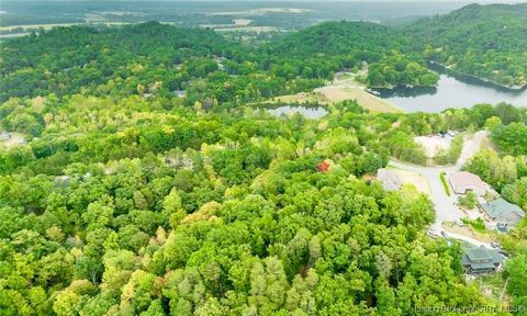 Découvrez ce terrain incroyable pour construire votre maison de rêve, il a accès à de beaux lacs avec des vues incroyables! Cette propriété se trouve à 1 minute à pied du lac Michelle de 80 acres avec une vue à 360 degrés sur les boutons environnants...