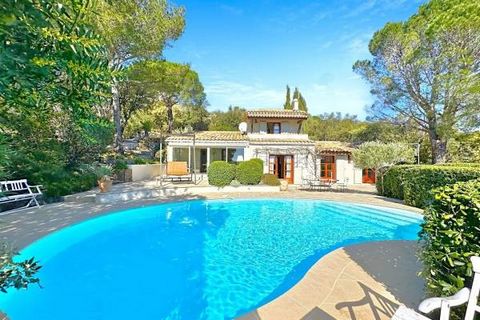 Sole agent: In a residential estate close to the village of Grimaud, Villa completely renovated while retaining its Provencal charm Uninterrupted view over the hills, countryside and Grimaud castle Ground floor: entrance via a tower, living room with...