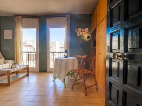 Studio gelegen in L'Escala, havengebied, op een paar meter van het strand van Riels. De woning is gelegen op de 4e verdieping van een gebouw met lift. Het bestaat uit een kitchenette, een woon-eetkamer-kamer en een badkamer met ligbad. Features: - Li...
