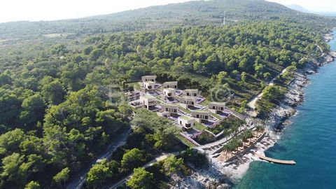 www.biliskov.com  ID: 14173 Hvar, Sućuraj - first line to the sea Building land with an area of 8,500 m2 with a valid building permit for the construction of 10 villas with swimming pools and a central building. The project is aligned with the Europe...