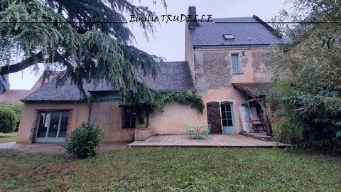 Dpt Sarthe (72), à vendre SAINTE CEROTTE ensemble de maison 10 pièces 255 m² avec dépendances et jardin de 1265 m²