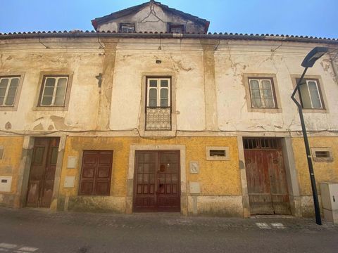 House located in the Historic Area of Pombal. This House has an approved project for a building with 6 fractions and a condominium room in the garden. These fractions have a T1 and T2 typology, also referring that all the rehabilitation of this build...