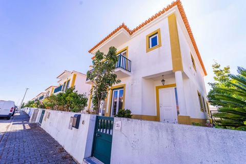 Property description: Fantastic 3 bedroom villa, situated in a very quiet and residential urbanization, in Serra D'El-Rei. It consists of ground floor and first floor. It has a great sun exposure, excellent areas and is like new. Location and surroun...