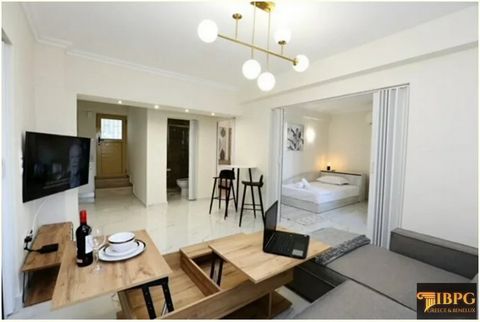 L’appartement au Pirée est un espace très fonctionnel d’une superficie de 63 mètres carrés qui comprend 6 pièces, dont 2 chambres. Il a été récemment rénové en 2022 et est situé au rez-de-chaussée, offrant un excellent état et des intérieurs de haute...
