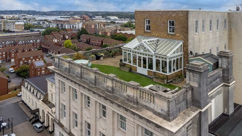 Discover the epitome of luxury living in Southampton's most exquisite penthouse apartment. Boasting unparalleled elegance and sophistication, this Grade II Listed residence offers a lifestyle of opulence and comfort. The exceptional outdoor space is ...
