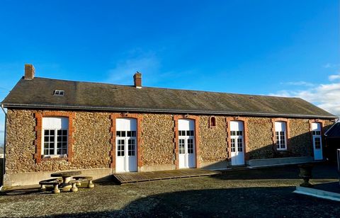 Great property for a family, offering a home plus workshop/ brocante/ chambre d’hote/ gite. Located in the village of Châtillon-sur-Colmont (53100), just 13 minutes from Gorron, 18 from Ernée, 25 from Mayenne and 27 from Lassay, this property is perf...