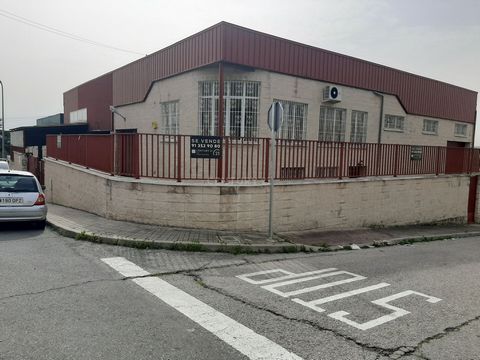 Excellent opportunity in Paracuellos de Jarama! Industrial warehouse for sale located in a privileged corner of the Paracuellos de Jarama Industrial Zone. With a construction of 375 m² on a plot of 517 m², this warehouse is ideal for any type of indu...