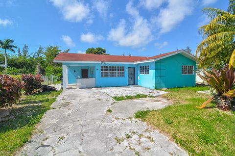 Discover the epitome of tranquility in the desirable South Beach Estates community with this lovely single family home. Offering 4 bedrooms and 2 baths, this residence exudes spaciousness both inside and out, with generously sized rooms that provide ...