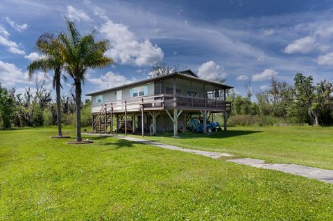 Bird Island located in the serene and stunning Lake Griffin is now available for you to make your own dreams come true. You might choose to continue the present tradition of a personal oasis for you, your family, and your friends. This Island is spec...