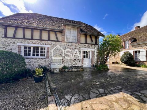 Located 10 minutes by car from Nogent sur Seine (10400) and 5 minutes from Villenauxe la Grande (10370), this charming property offers a peaceful setting in the countryside, ideal for nature lovers. It consists of 2 independent houses, a barn and a t...