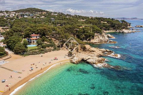 This beautiful and unique beachfront building is located in one of the most sought-after and exclusive areas of the Costa Brava. It has direct access to several of the wonderful coves with crystal clear water, such as Cala Sa Cova and Cala Rovira, as...