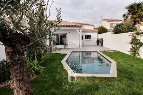 House for sale, Île de Ré, Rivedoux, 4 bedrooms. Built in 2022, this bright house comprises on the ground floor an entrance, a fitted and equipped eat-in kitchen, a pantry, a living room, and a bedroom with private bathroom. Upstairs, a landing distr...
