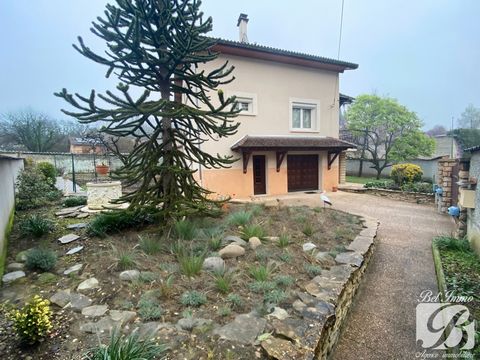 This beautiful house of about 122 m2, very well maintained, is located a stone's throw from shops, schools, college, Meximieux train station. It consists of a large garage, with a laundry room, a cellar, an entrance hall on the ground floor. On the f...