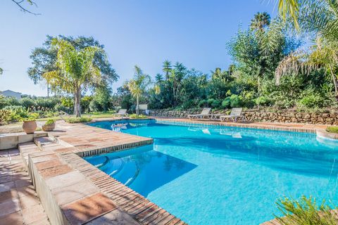Welcome to this stunning cortijo style 6-bedroom, 6 bathroom villa house in the prestigious Sotogrande Alto, Cadiz - Spain. With a spacious interior of more than 520 sqm, - Total build 615m2- a huge garden with cork trees and a large swimming pool, t...