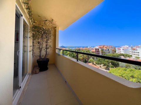 T2 duplex for sale, renovated in Albufeira, approximately 1km from the beach. - last floor - 3 balconies - sea view - equipped kitchen -collection -exterior storage - 2 complete bathrooms -2 bedrooms -living room with access to two terraces. Location...