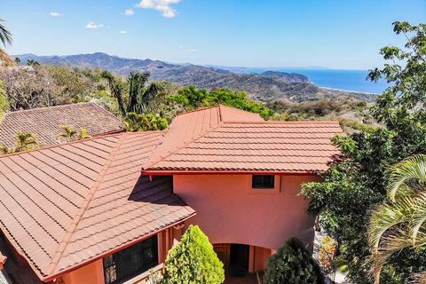 Welkom bij Villa Amanecer, een prachtige residentie met een adembenemend uitzicht op de oceaan en de bergen, gelegen op de hoogten van Carillo Beach. Deze exclusieve residentie ligt in een luxe enclave en biedt rust, natuurlijke schoonheid en ongeëve...
