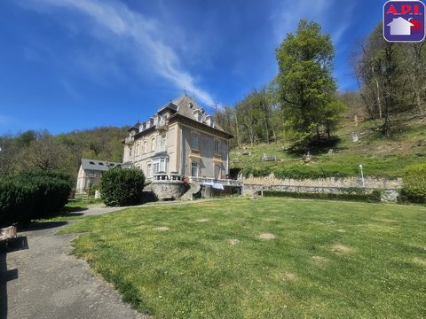 VERY BEAUTIFUL ENSEMBLE With its breathtaking view of the town of Ax-Les-Thermes, this magnificent building, formerly operated as a guest house of eight in number, is just waiting to be revived. You will have an outbuilding divided into six apartment...