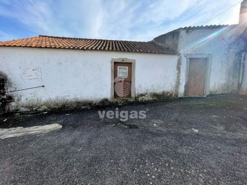 Investment Opportunity! Two bedroom home located in Olho Marinho Óbidos to be fully renovated. In addition to the main home the property also includes a patio, barn, and additional outbuildings. Located in the parish Olho Marinho, township of Óbidos ...