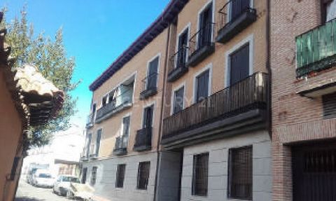 Are you looking for a home in Casarrubios del Monte (Toledo)? Apartment located in a residential building with three floors above ground, in the town of Casarrubios del Monte, province of Toledo. It is a house that is part of a multi-family building....