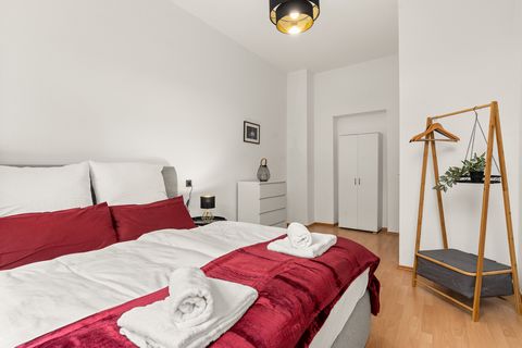 Welcome to our newly renovated 3-room apartment in the center of Kassel, which offers you everything you need for a great stay in Kassel: → 2 comfortable box spring double beds → With washing machine → Super central → Comfortable sofa bed for 5th & 6...
