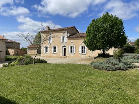 Set within its own enclosed courtyard and garden is this well renovated 5 bedroomed spacious property. Superbly located within 4 km of the pretty riverside village of Bonnes, the listed village of Aubeterre sur Dronne and comprehensive shopping facil...