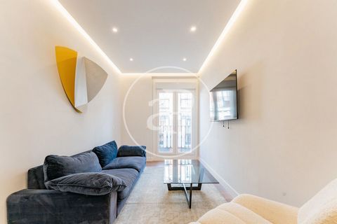 Appartement meublée de 68 m2 dans la région de Huertas - Cortes, Madrid.La propriété dispose de 2 chambres, 2 salles de bain, climatisation, armoires intégrées, buanderie, balcon et chauffage. Ref. VM2306031 Features: - Air Conditioning - Lift - Furn...