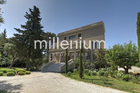 Agency: Millenium Properties SA Ref: BP 1756 Located close to Monaco, this spacious and bright Villa offers a generous living area of more than 1000 m2. The villa stands out for its privileged location, offering easy access to the water activities of...
