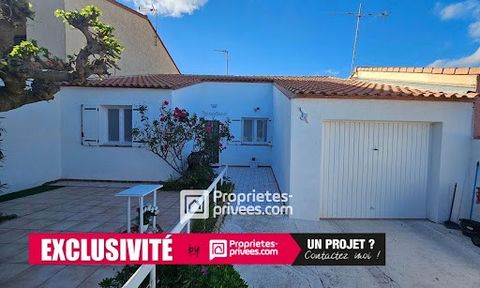 SAINT MARIE LA MER, Only at Propriétés Privées, come and discover this charming 2-sided single-storey house not overlooked located in a quiet cul-de-sac, it consists of: an entrance hall with cupboard, an air-conditioned living room with its fireplac...