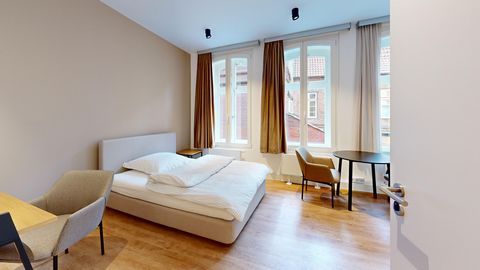 Our house has been in family ownership since 1912 and is centrally located in the historic city center of the Hanseatic city of Lüneburg. We offer 13 fully furnished 1-3 room apartments. Queensize bed (140cm x 200cm) Lüneburg is only 30 minutes (by t...