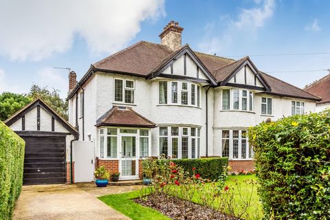 *** UNEXPECTEDLY RE-AVAILABLE DUE TO NO FAULT OF THE VENDOR **** Embracing the heart of Carshalton Beeches, this splendid three-bedroom, two-reception room semi-detached house epitomizes comfortable living in a sought-after locale. A warm welcome gre...