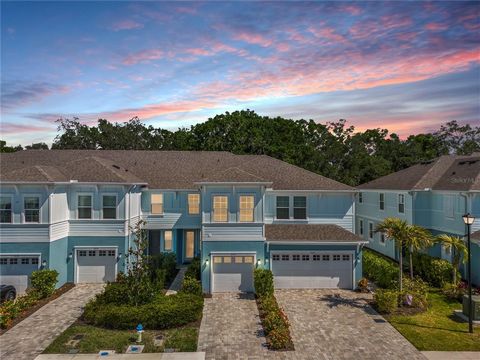 Discover a lifestyle of luxury and convenience in this Florida-style townhouse in Sienna Park at University. With meticulous attention to detail, every corner of this home exudes elegance and comfort. The spacious living area is ideal for hosting gat...
