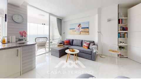 Welcome to a beachfront paradise where tranquillity and luxury combine to offer you an unrivalled experience! This bright, strategically located eighth floor flat is not only an exceptional home, but also a secure investment. With a valid rental lice...