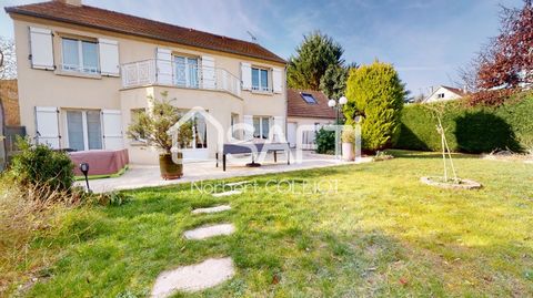 SAFTI offers you this rare property, ideally located, in the privileged environment of old Elancourt. Direct access to major roads N10/N12 and transport, close to shops and schools. Saint Quentin en Yvelines train station is 10 minutes away by bus. T...