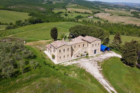 Casale Salceta Boutique Winery is a wonderful Wine Estate within the greater Orvieto area of Umbria. The Villa and Winery extend for approximately 366 sqm and is situated in a dominant position on the wine hills of Orvieto. Access to the property is ...