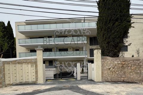 The BEC CAPRON Agency, offers you EXCLUSIVELY this apartment on the ground floor, in a future new program, with an area of 75. 72m2 + its terraces (21.50m2) and its gardens (more than 100m2), composed of a living room with open kitchen / terrace - It...