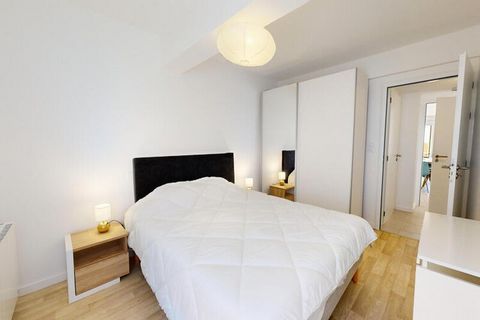 Willkommen in „La Suite Océane“! Tauchen Sie ein in ein unvergessliches Küstenerlebnis in unserem geräumigen und stilvollen Apartment in idealer Lage in Givrand. Mit seinen 66,6 Quadratmetern bietet unsere Unterkunft allen nötigen Komfort für einen u...