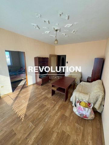 Revolution Estate präsentiert Ihnen eine wunderschöne Wohnung mit zwei Schlafzimmern in Trakia. Es befindet sich an einem ruhigen und friedlichen und gleichzeitig kommunikativen Ort. Es befindet sich im 5. Stock. Fläche: gesamte bebaute Fläche - 68 m...