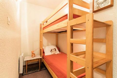 This cozy studio apartment, located in the heart of the resort, is perfect for up to four guests. It features a mountain corner with 80x190 bunk beds, a living area with a 160x190 sofa bed, and a television. The space is designed for comfort with a w...