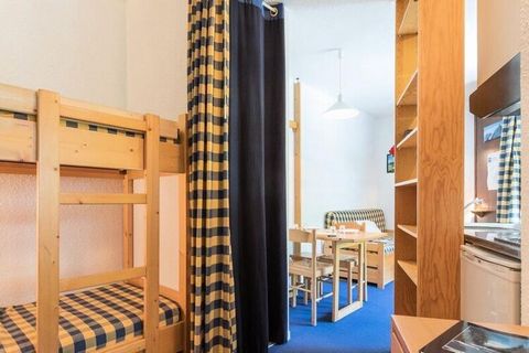 Dieses charmante Ferienstudio befindet sich im 4. Stock am Fuße der Pisten und bietet einen komfortablen Rückzugsort mit schöner Aussicht. Die Wohnung verfügt über ein Wohnzimmer mit einer ausziehbaren Schlafcouch für 2 Personen und einem TV, sowie e...